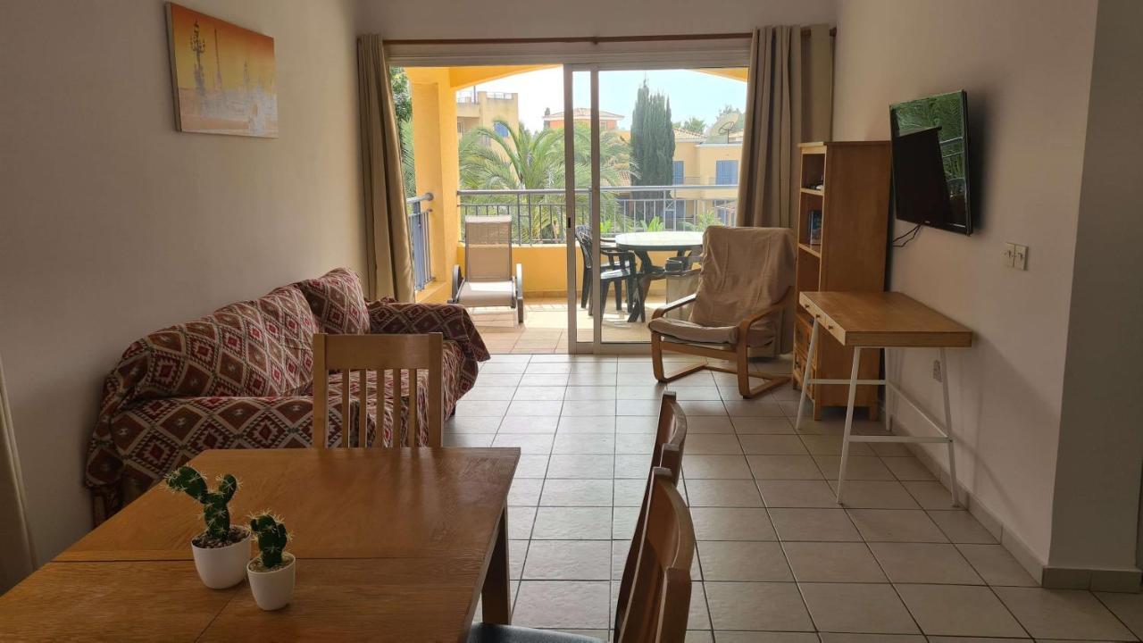 Paphos Sunny Limnaria Gardens 2 Bedroom Apartment מראה חיצוני תמונה