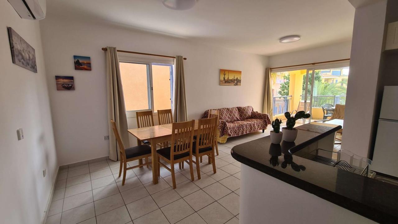 Paphos Sunny Limnaria Gardens 2 Bedroom Apartment מראה חיצוני תמונה